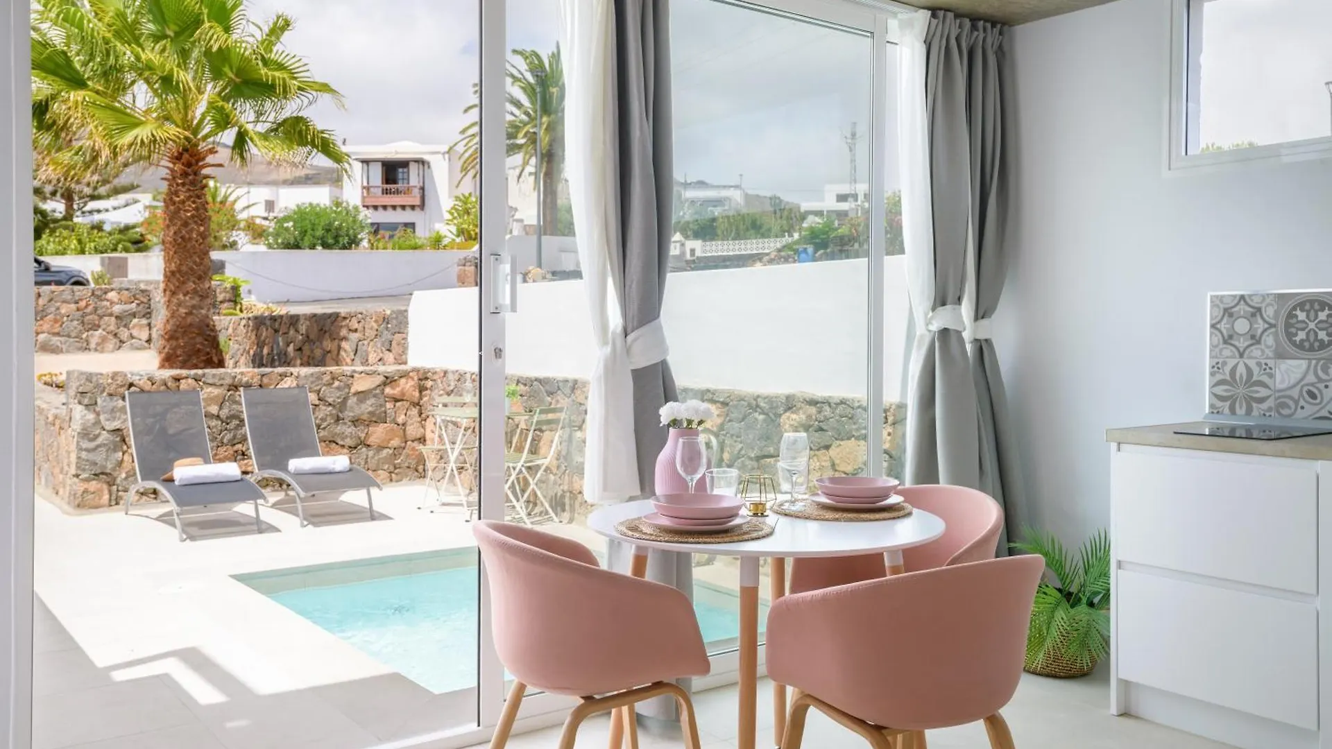 La Asomada  Suites Bene Lanzarote فندق مبيت وإفطار