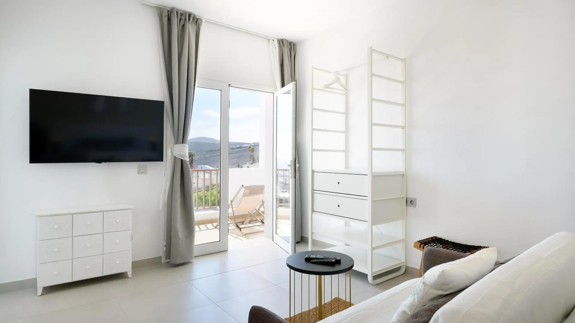 Bed & Breakfast Suites Bene Lanzarote La Asomada