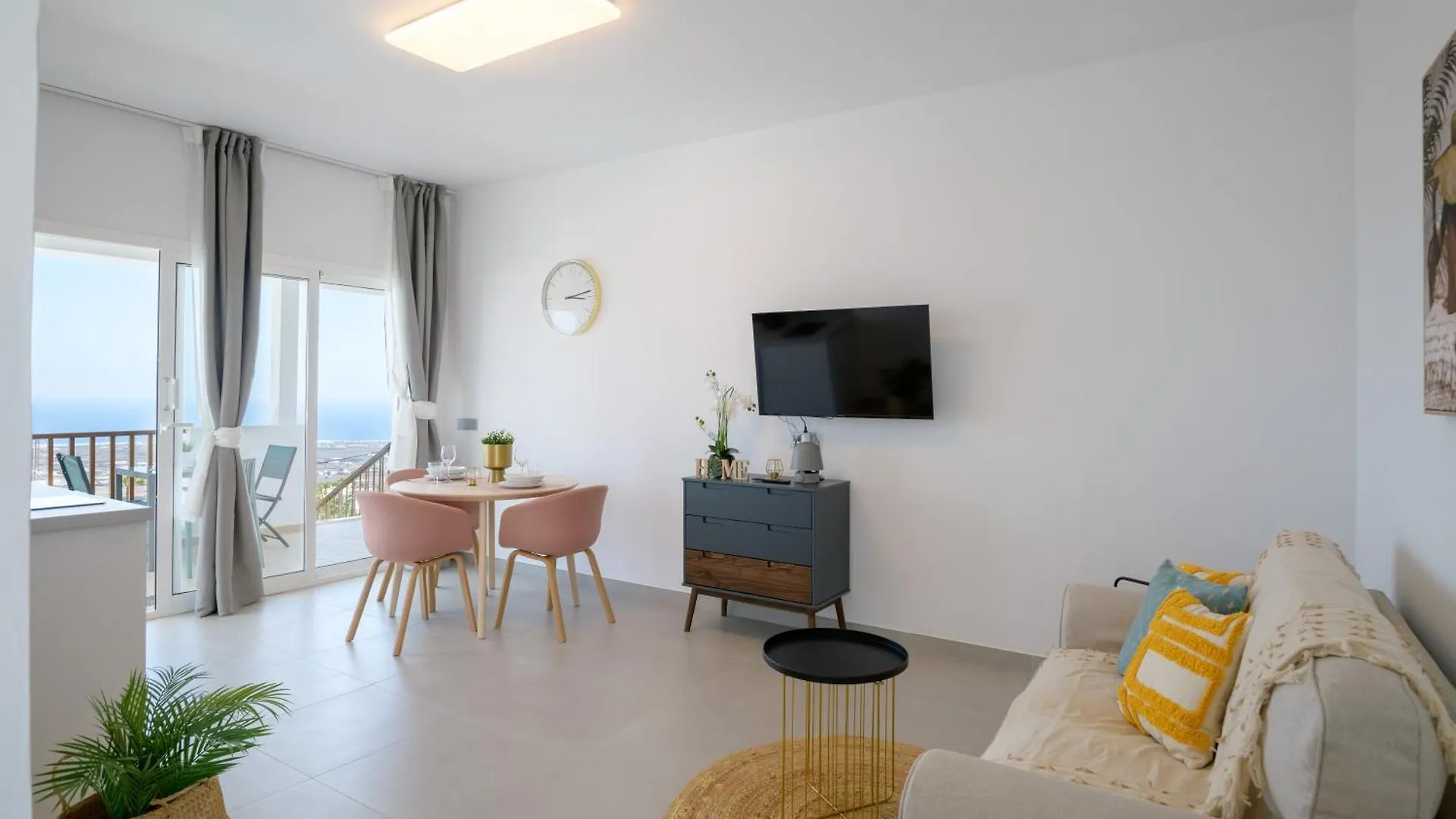 Suites Bene Lanzarote La Asomada  Bed & Breakfast
