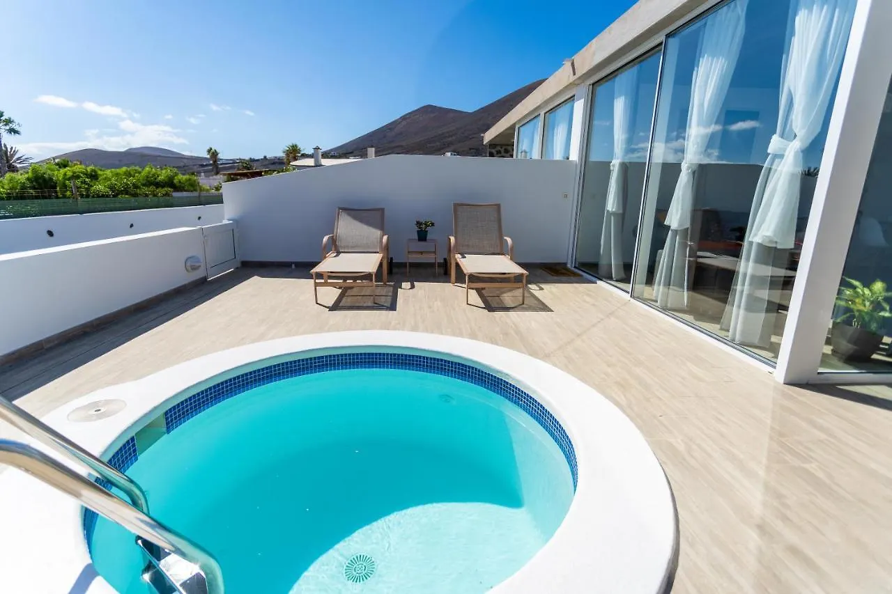 Bed and breakfast Suites Bene Lanzarote La Asomada  España