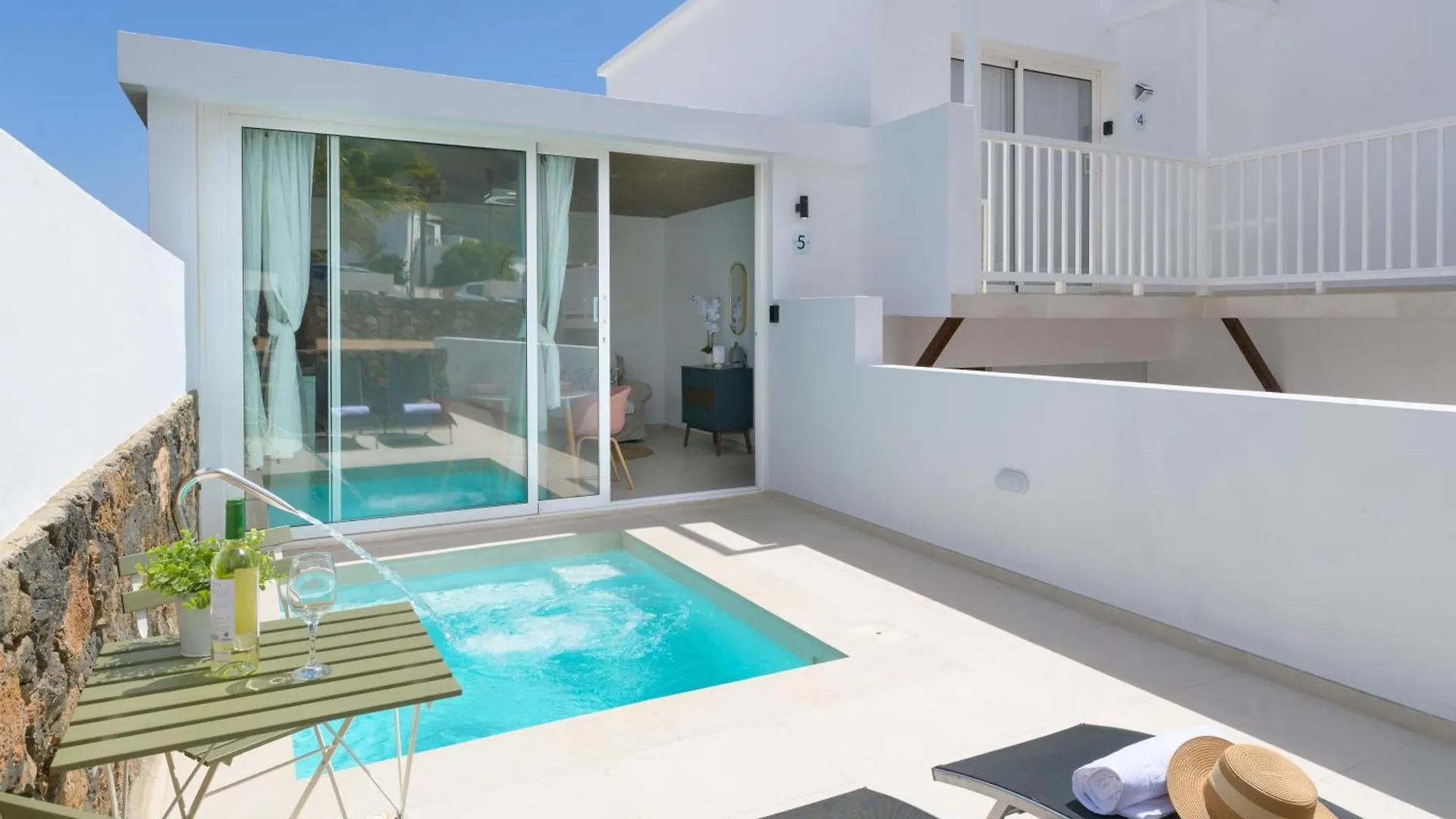 Suites Bene Lanzarote La Asomada  Bed and breakfast La Asomada (Lanzarote)