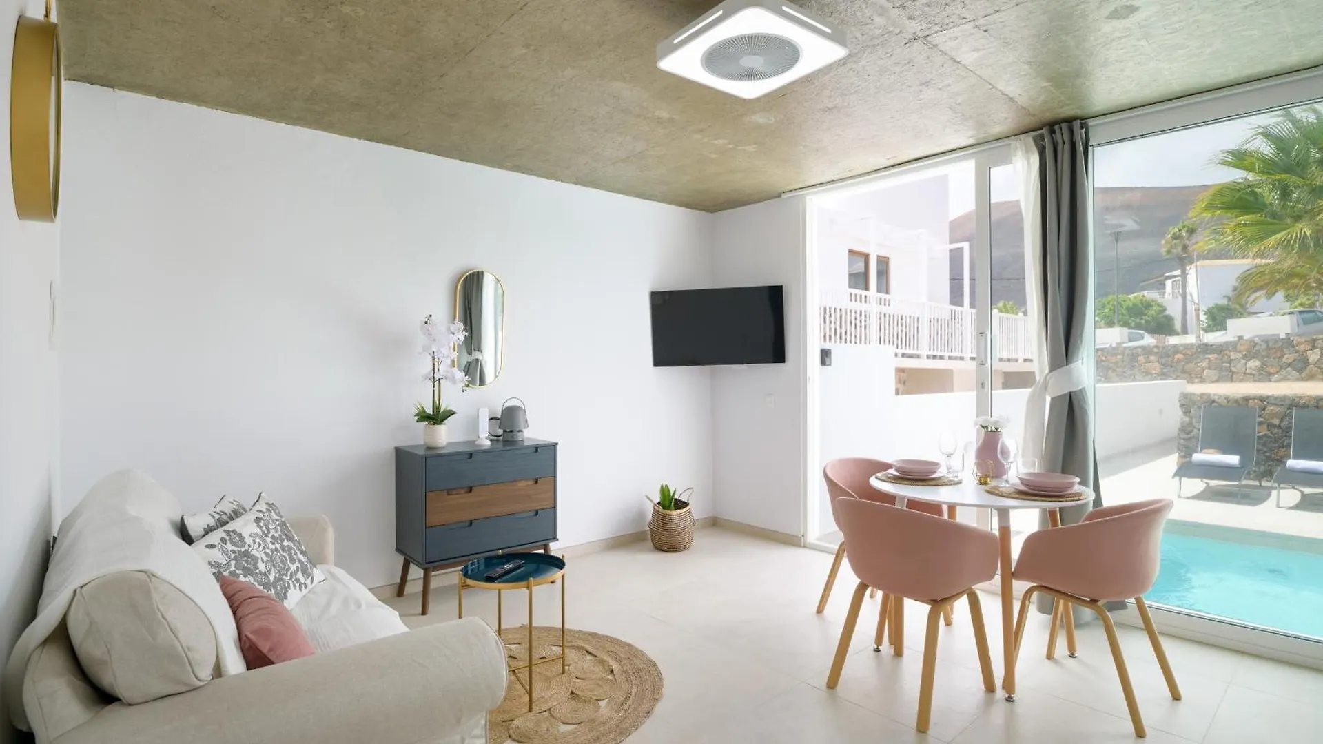 Suites Bene Lanzarote La Asomada  España